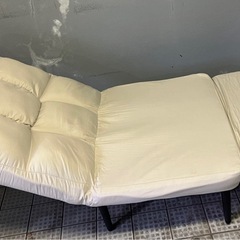 ソファーベッドの画像
