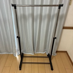 ハンガーラックの画像