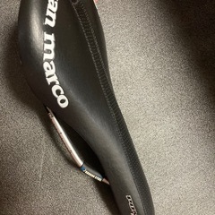 ロードバイクサドルの画像