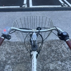 【引き取り限定】　 HYDEEⅡモデルの電動アシスト自転車、チャイルドシート付き、ホワイト 快速仕様（訳あり）の画像
