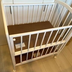 ベビーベッドの画像