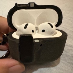 AirPods 4 ケースの画像