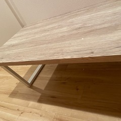 まるで新しいテーブルの画像
