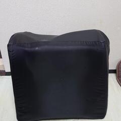 折りたたみ座椅子の画像