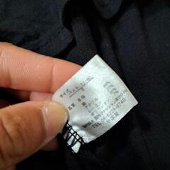レディース黒のTシャツの画像