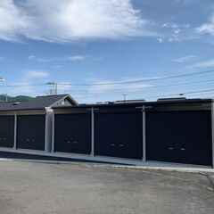 シャッター付き貸ガレージ 御殿場インターすぐ近く