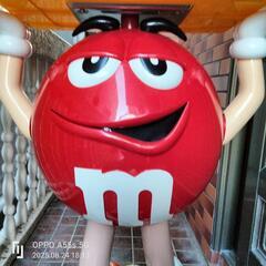 エムアンドエムズ店頭用ディスプレイの画像