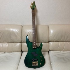 【引渡し先 決まりました。】
【ジャンク品】ベース・ギター　3本