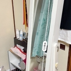 アクセサリー収納できるミラーの画像