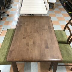 【ｼﾞｬﾝｸﾞﾙｼﾞｬﾝｸﾞﾙ金沢店】 家具の大丸 ダイニングセット4人用 木目調 茶 W130×D80×H70 クリーニング済み												の画像