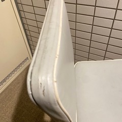 イス2脚の画像