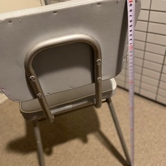 イス2脚の画像