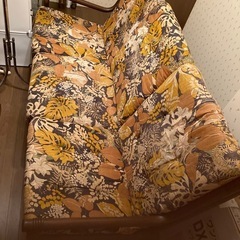 木製ソファ　3人用の画像