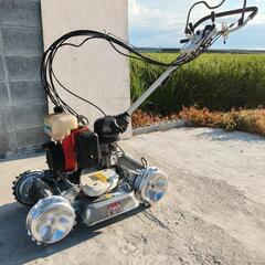 スパイダーモア オーレック SP850 自走式草刈機 4WD 斜面の画像