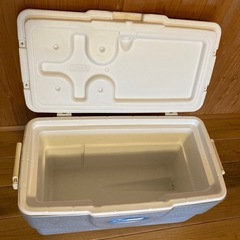 コールマンエクストリーム クーラーボックスの画像
