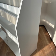 絵本ラックの画像