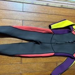 子供用ウェットスーツの画像