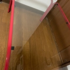 ガラステーブルの画像