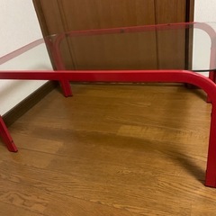 ガラステーブルの画像