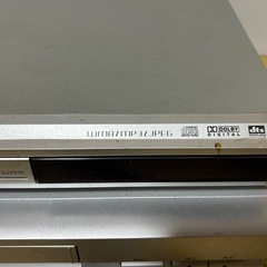 VHSデッキとCD/DVDプレーヤー　セット
の画像