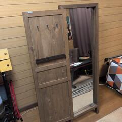 木製ドア型ミラーの画像