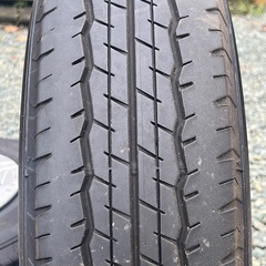 ハイエース純正タイヤ、ホイール、カバー4本セット【美品】
の画像