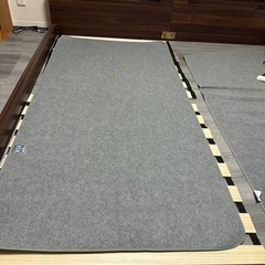 キングサイズベッドフレーム（分離可能）の画像