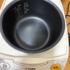 (終了)タイガー魔法瓶(TIGER) 炊飯器 5.5合 一人暮らし マイコン 調理メニュー付き 炊きたて ホワイト JBH-G101W の画像