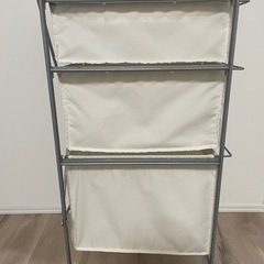 衣類収納家具の画像