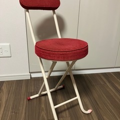 折りたたみ椅子の画像