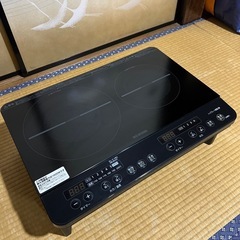 アイリスオーヤマ　IHK-W13S-B 工事不要　2口IHコンロ脚付の画像