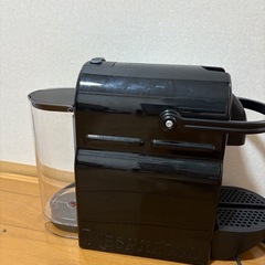 ネスプレッソ カプセル式コーヒーメーカー イニッシア ブラック水タンク容量0.6L コンパクト 軽量 D40-BK-Wの画像