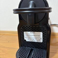 ネスプレッソ カプセル式コーヒーメーカー イニッシア ブラック水タンク容量0.6L コンパクト 軽量 D40-BK-Wの画像