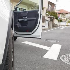 メルセデスベンツGLB200dで使用のスタッドレスタイヤ付きホイール4本セットの画像