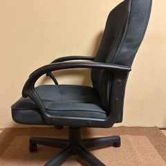 イス（パソコン等作業用チェア）の画像