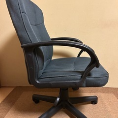 イス（パソコン等作業用チェア）の画像