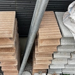 現在取引中！！メダカ棚、コンクリートブロック、軽量鉄骨、コンクリート足場の画像