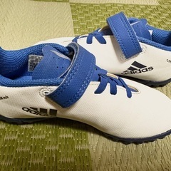 adidas サッカー トレーニングシューズ　キッズ ホワイト/ブルー 18cmの画像