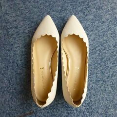 組曲 スカラップパンプス SS アイボリー 未使用品の画像