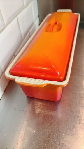 ル・クルーゼ　LE CREUSET　 テリーヌ型３２cm　オレンジ