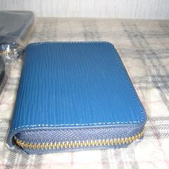 新品未使用品　二つ折りサイフの画像