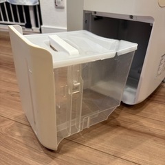 1ヶ月ぐらい使用した　SHARP 除湿機 CV-H120-W 2018年製の画像
