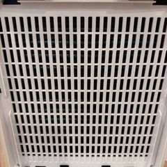 1ヶ月ぐらい使用した　SHARP 除湿機 CV-H120-W 2018年製の画像