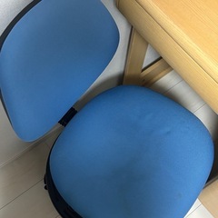 【美品】学習机セット（椅子・収納棚・ライト付き）の画像