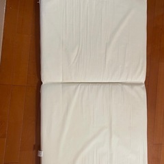 ベビーベッドの画像