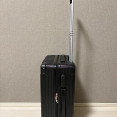 キャリーケース黒の画像
