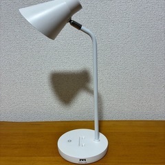 美品✨ニトリ 卓上LEDライトの画像