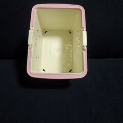 【新品未使用】カービィ収納バスケット｜プライズ品・持ち手付き・ピンク×アイボリー・可愛いカゴ・小物整理に◎の画像