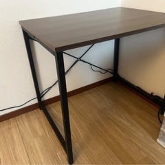広々使えるシンプルデスク(ダークブラウン)の画像