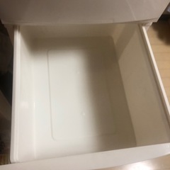 プラスチックケース　白の画像